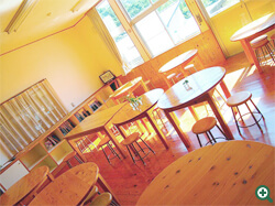 食堂（旧１・２年生教室）